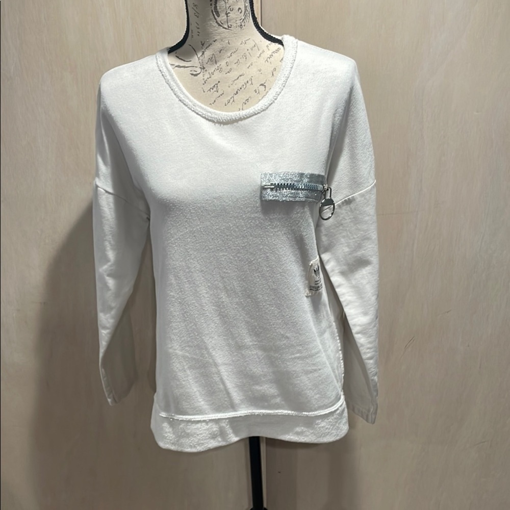 1052 Tempo Paris Elegant White Long Sleeve Top